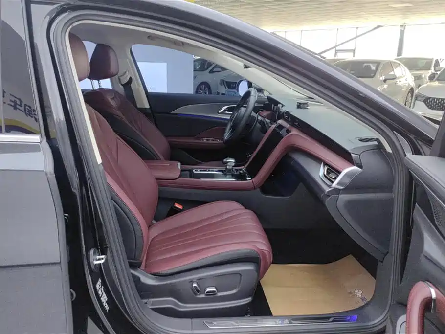 Hongqi H5 2023 2.0T Automatic Zhilianqichang Edition купить на сайте DeffCars