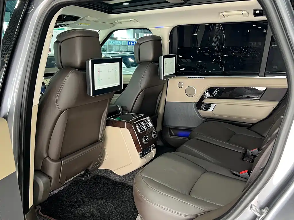 Range Rover 2022 3.0 L6 400PS Legendary Extended Classic Edition купить на сайте DeffCars