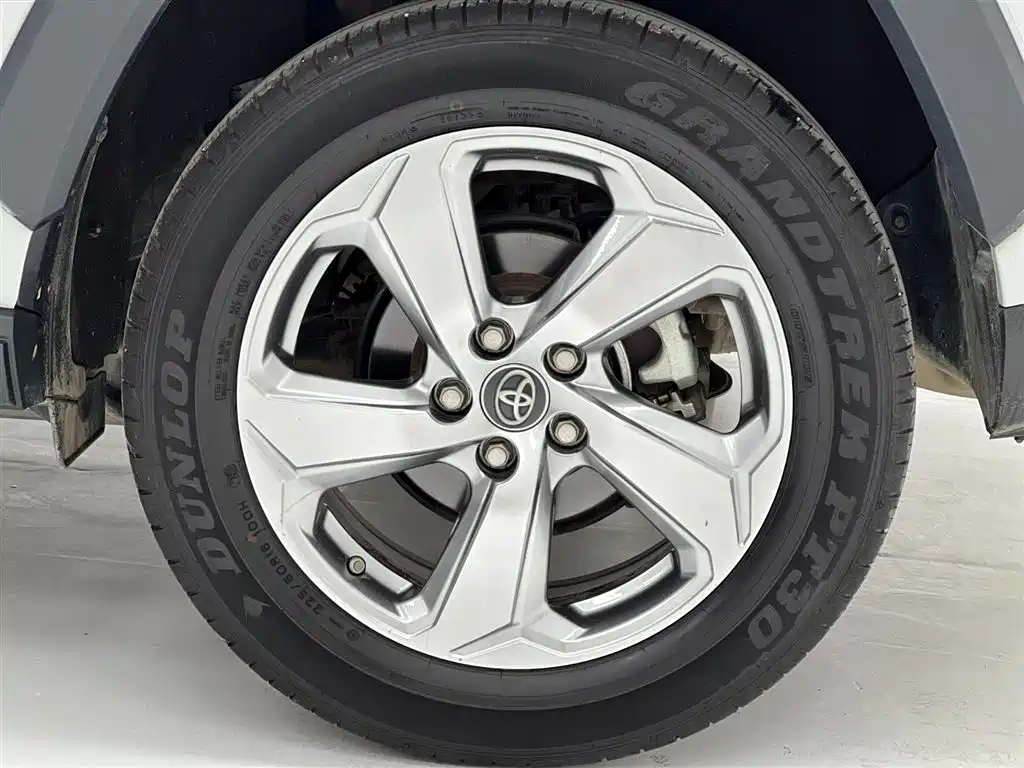 RAV4 Rongfang 2022 2.0L CVT two-wheel drive fashion version купить на сайте DeffCars