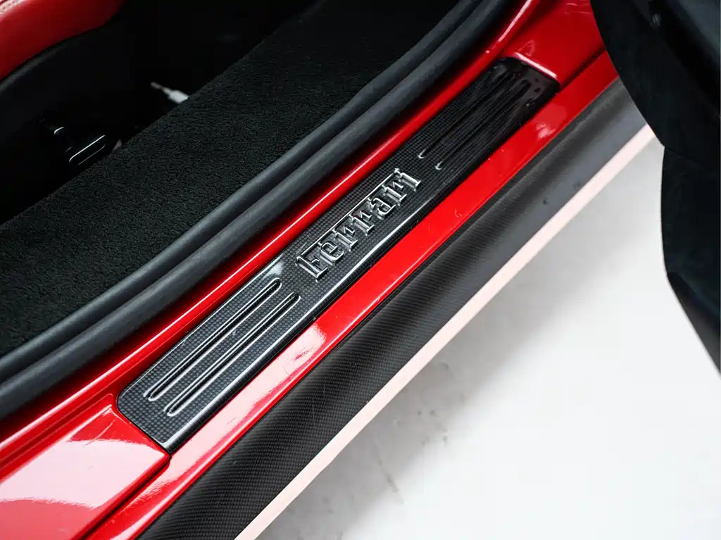 SF90 2020 3.9T V8 Stradale купить на сайте DeffCars