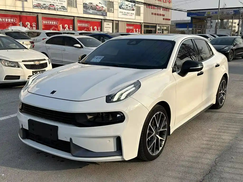 Lynk & Co 03 2022 2.0TD DCT Pro купить на сайте DeffCars