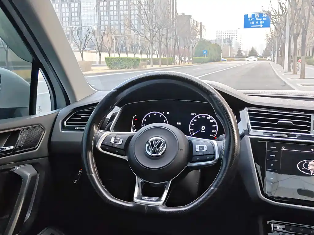 Tiguan L 2020 330TSI automatic two-wheel drive R-Line flagship version National VI купить на сайте DeffCars