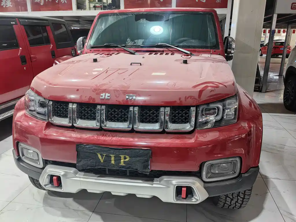 Beijing off-road BJ40 2023 2.0T automatic four-wheel drive city hunter version knight type купить на сайте DeffCars