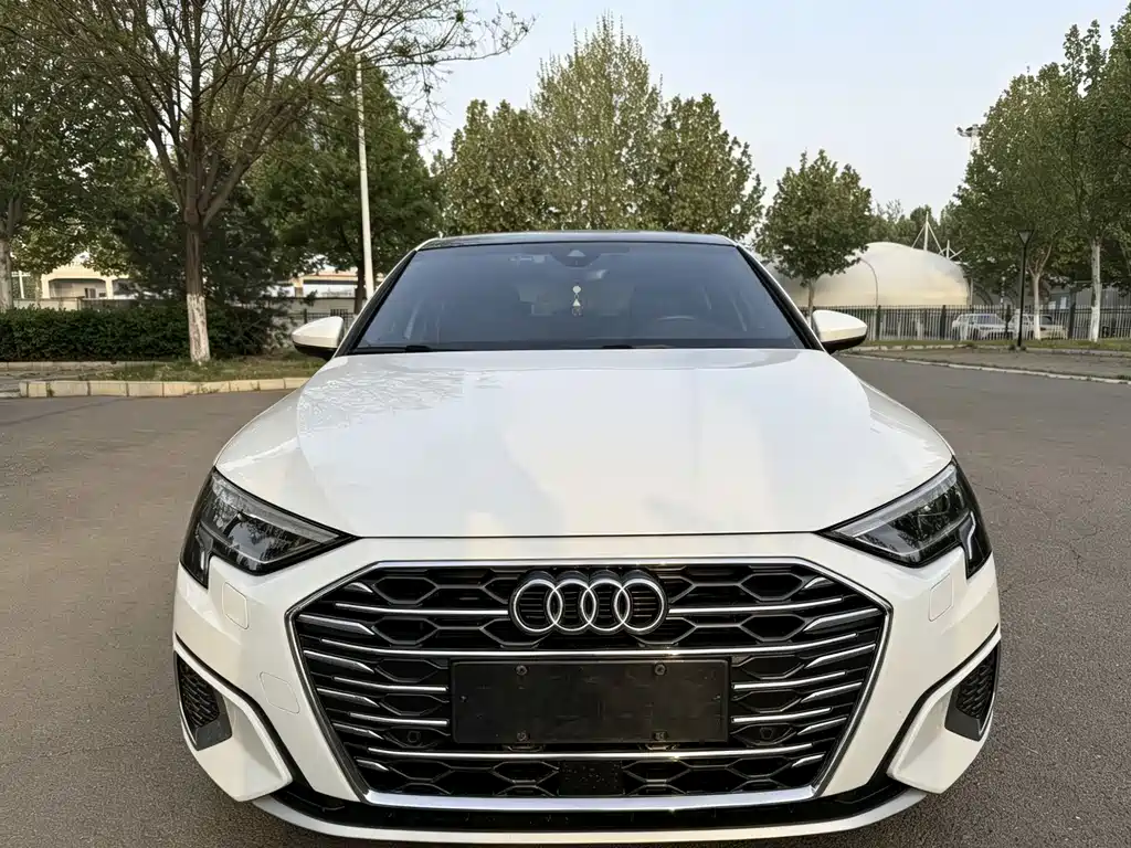 Audi A3 2023 facelift Sportback 35 TFSI luxury and elegant model купить на сайте DeffCars