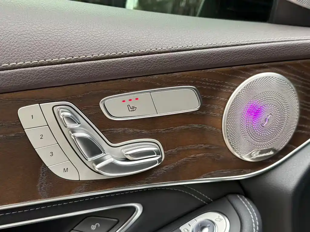 Mercedes-Benz GLC 2018 GLC 300 4MATIC luxury model купить на сайте DeffCars