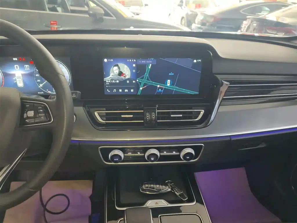 Hongqi HS5 2023 2.0T Qixiang Pro version купить на сайте DeffCars