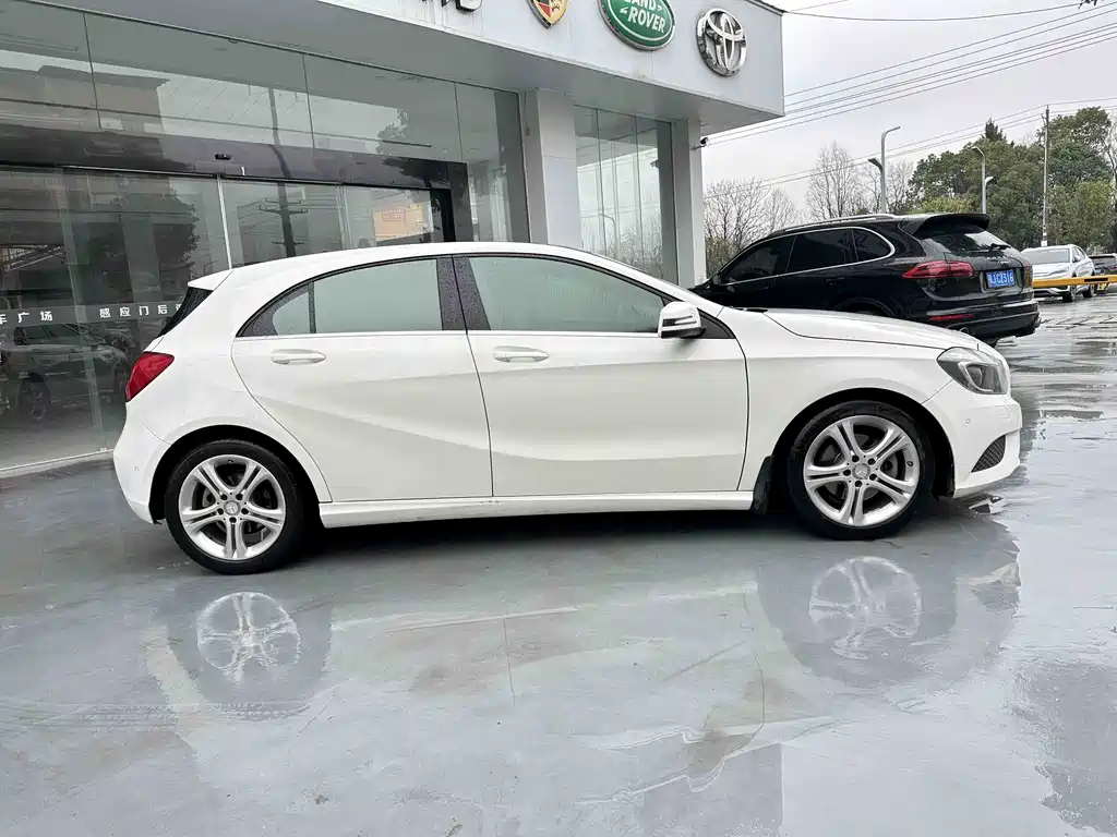 Mercedes-Benz A-class imported 2013 A 200 urban model купить на сайте DeffCars
