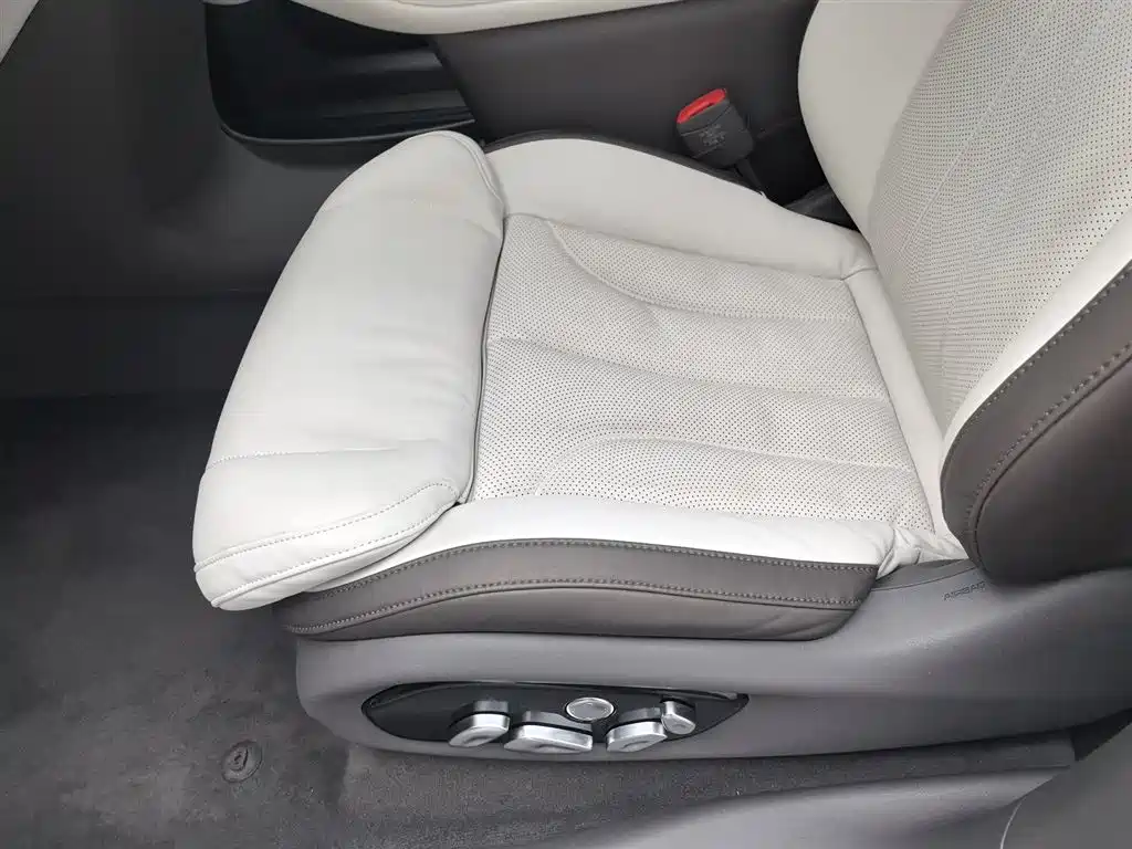 Zhiji LS7 2023 90kWh Elite four-wheel drive version купить на сайте DeffCars