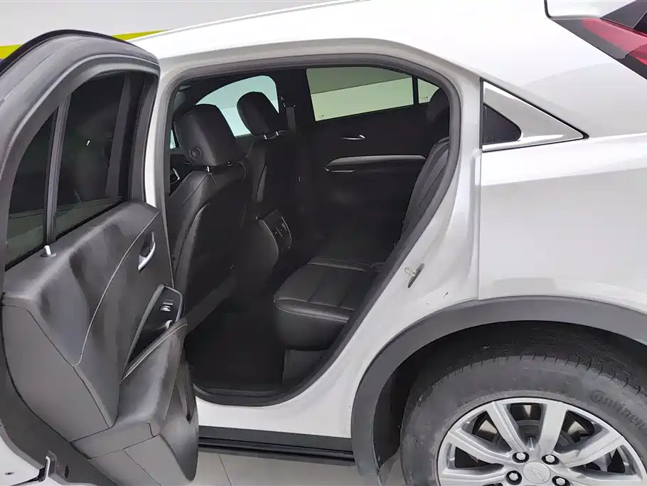 Cadillac XT4 2021 28T two-wheel drive luxury model купить на сайте DeffCars