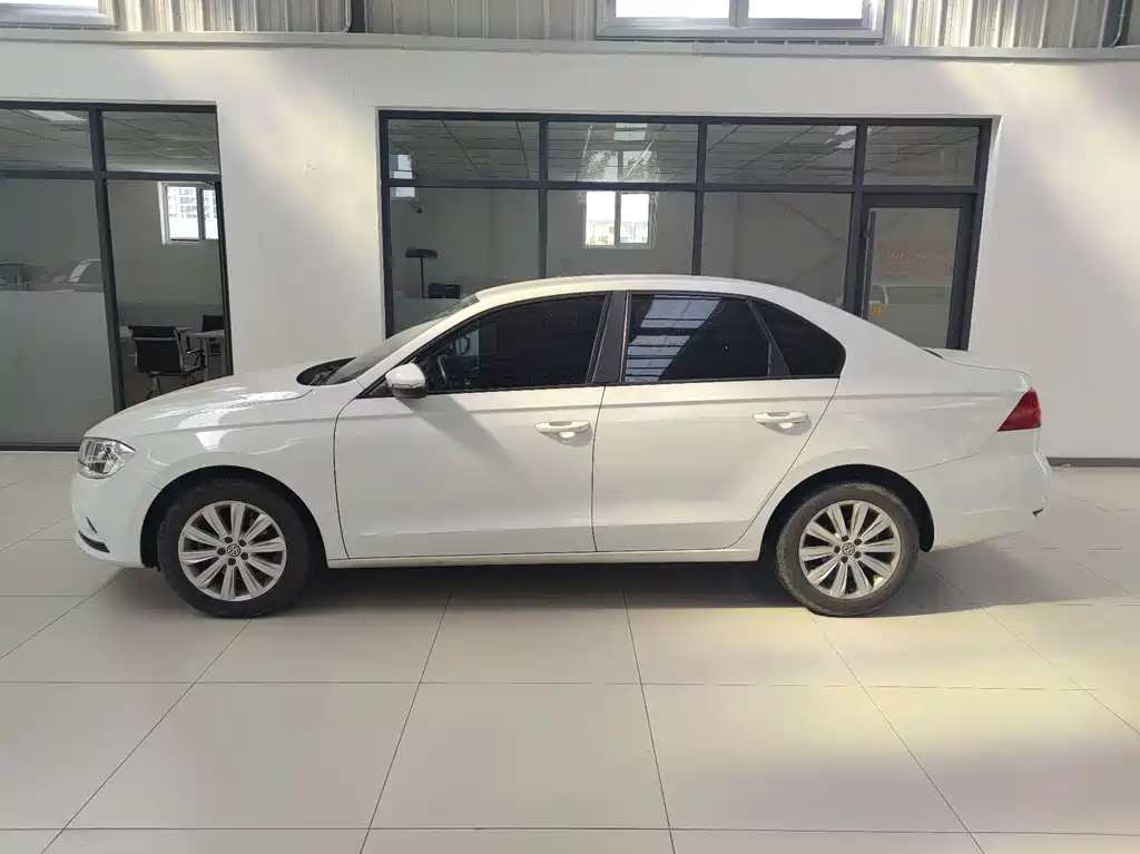 Bora 2019 Bora Legend 1.5L Automatic Fashion Type National VI купить на сайте DeffCars