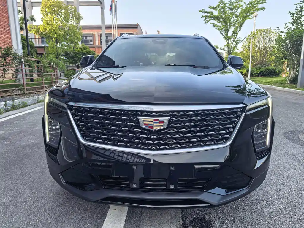 Cadillac XT4 2024 28T two-wheel drive luxury model купить на сайте DeffCars