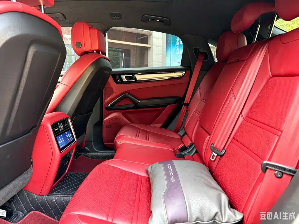 Cayenne 2023 Cayenne Coupé 3.0T Platinum Edition купить на сайте DeffCars