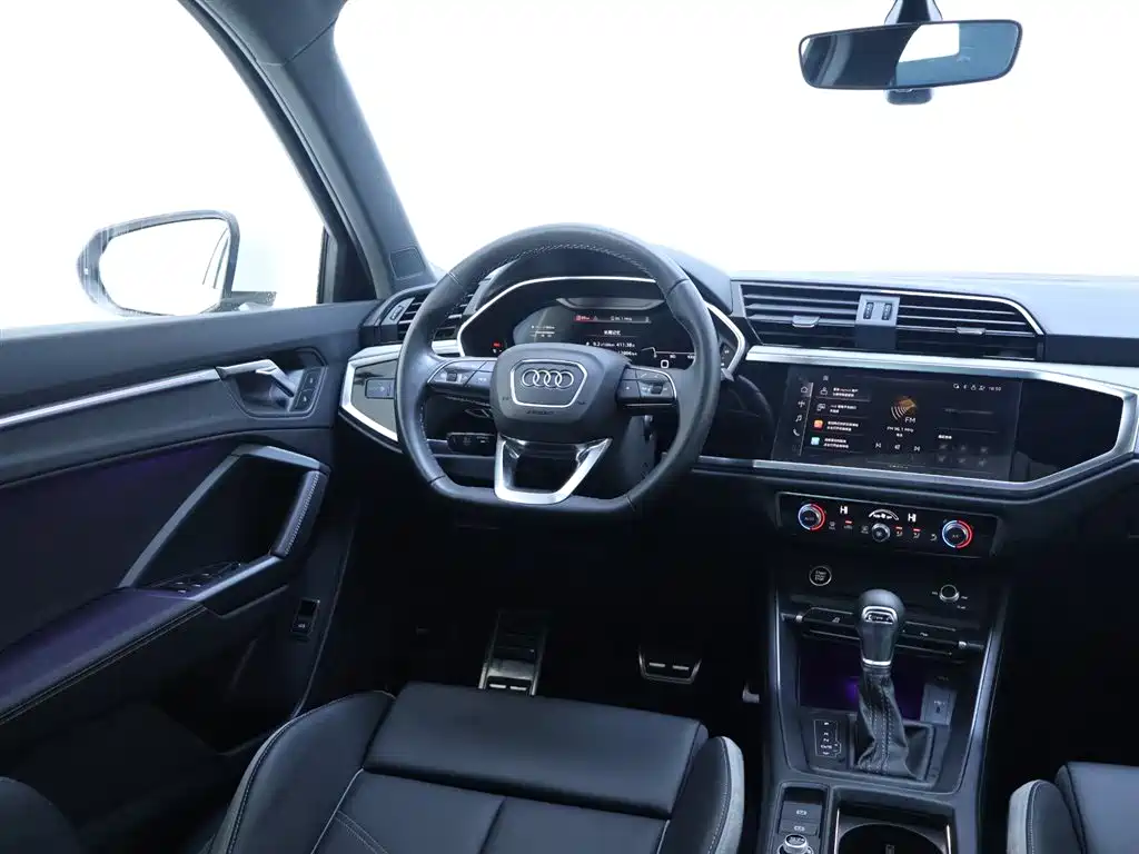 Audi Q3 2024 35 TFSI Fashionable and Dynamic купить на сайте DeffCars
