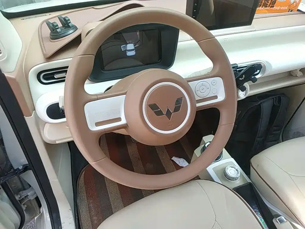 Hongguang MINIEV 2024 third generation 215km youth version купить на сайте DeffCars