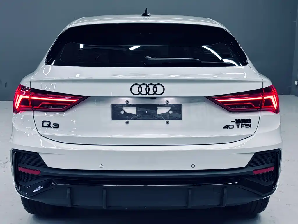 Audi Q3 Sportback 2023 facelift 40 TFSI fashionable model купить на сайте DeffCars