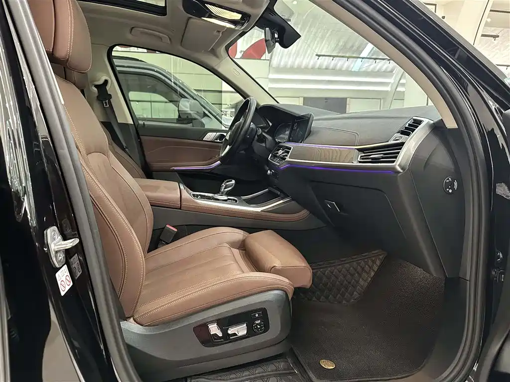 BMW X7 2021 xDrive40i Leading Luxury Package купить на сайте DeffCars