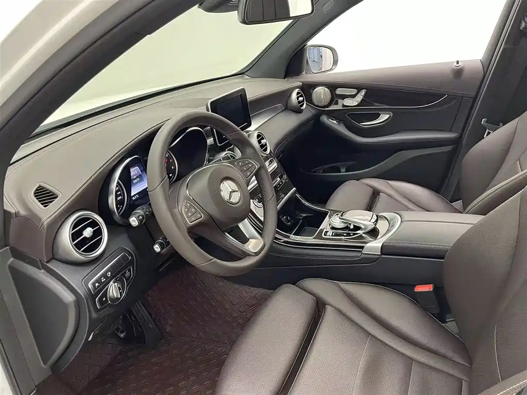 Mercedes-Benz GLC 2018 GLC 260 4MATIC luxury model купить на сайте DeffCars