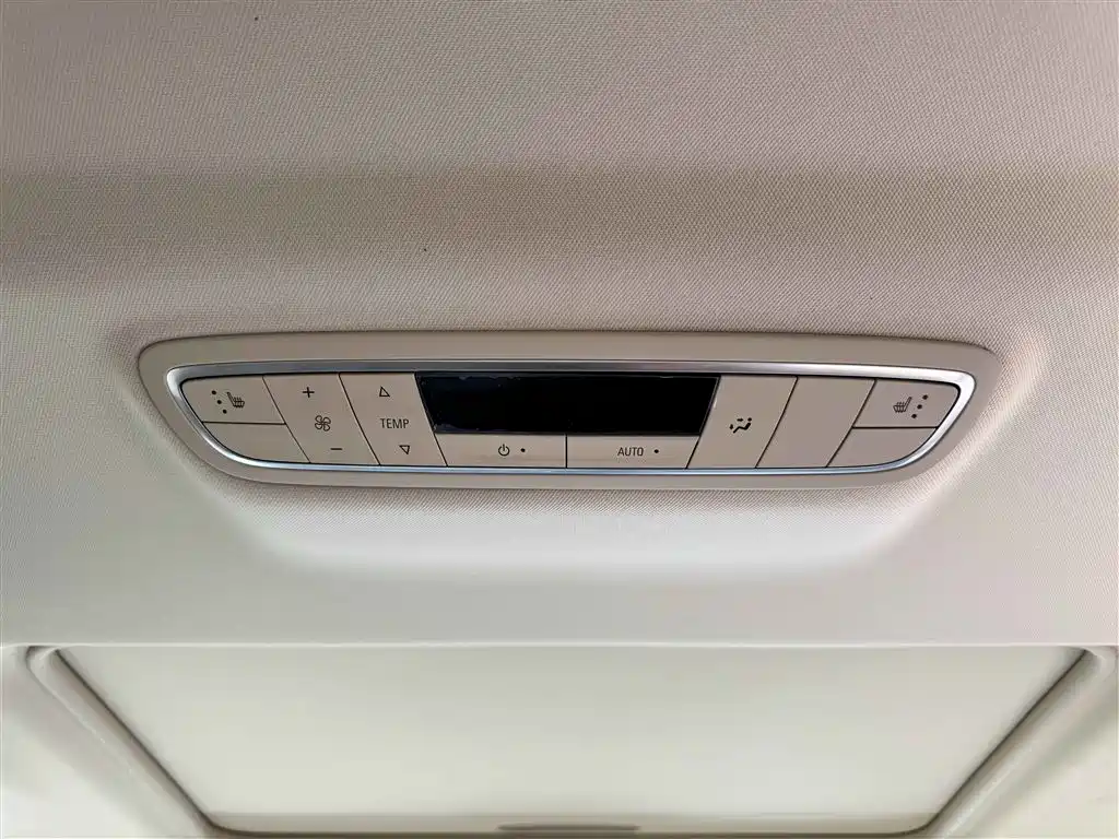 Buick GL8 2023 ES Lu Zun Exclusive Model купить на сайте DeffCars