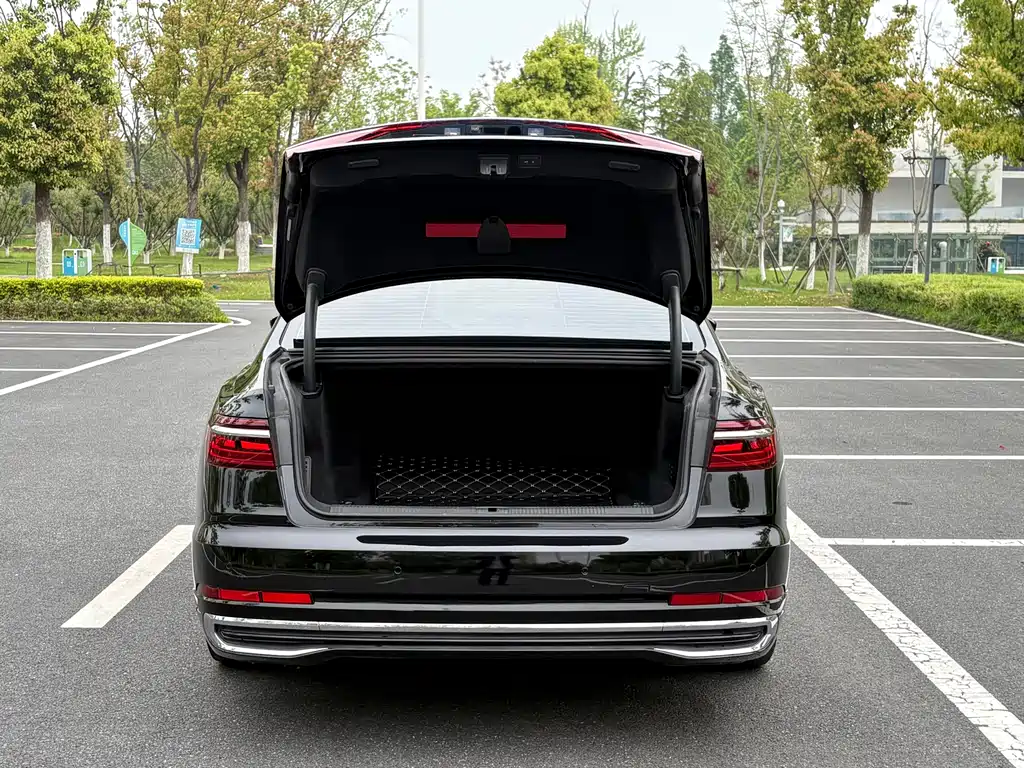 Audi A8 2023 A8L 50 TFSI quattro Premium Selection купить на сайте DeffCars
