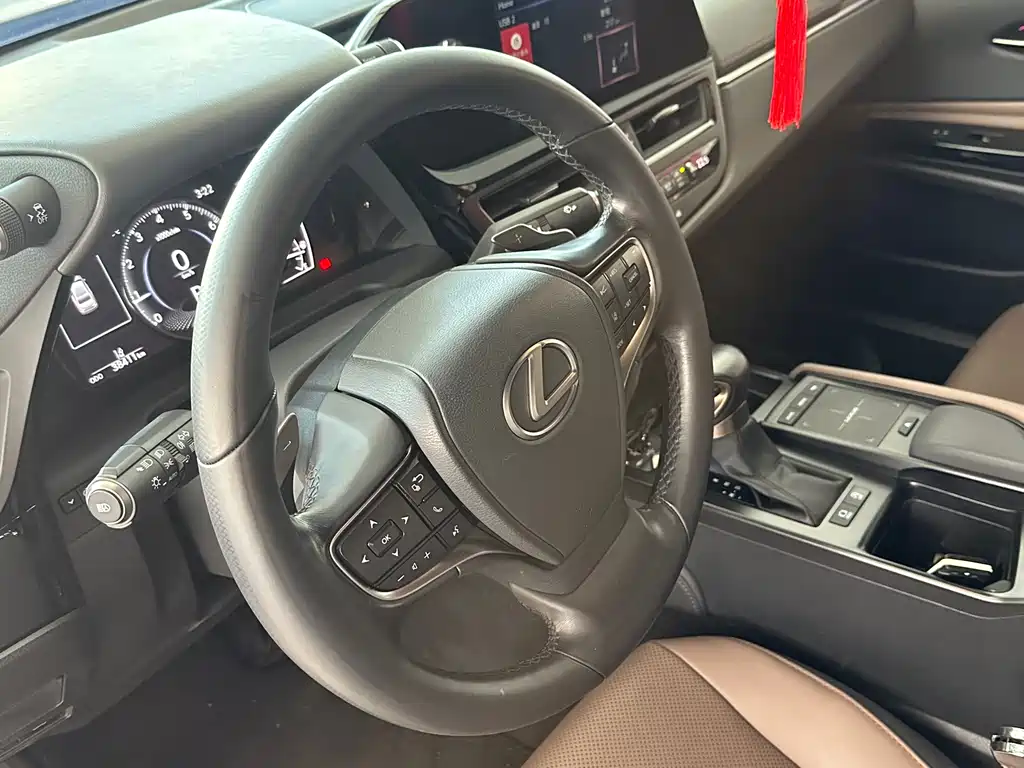 Lexus ES 2021 200 Excellence Edition купить на сайте DeffCars