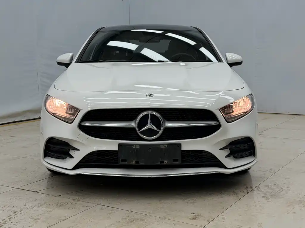 Mercedes-Benz A-Class 2019 A 180 L Sports Sedan купить на сайте DeffCars