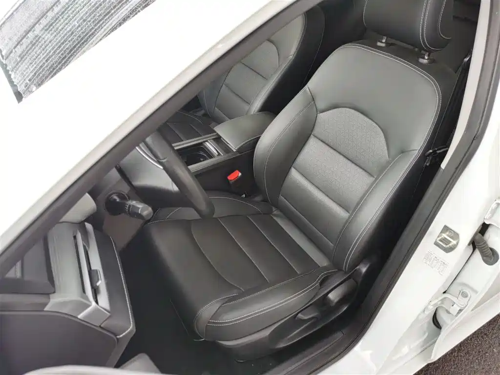 Emgrand 2020 1.5L CVT luxury model купить на сайте DeffCars