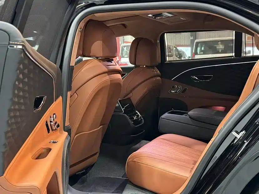 Flying Spur 2024 4.0T V8 Mulliner купить на сайте DeffCars