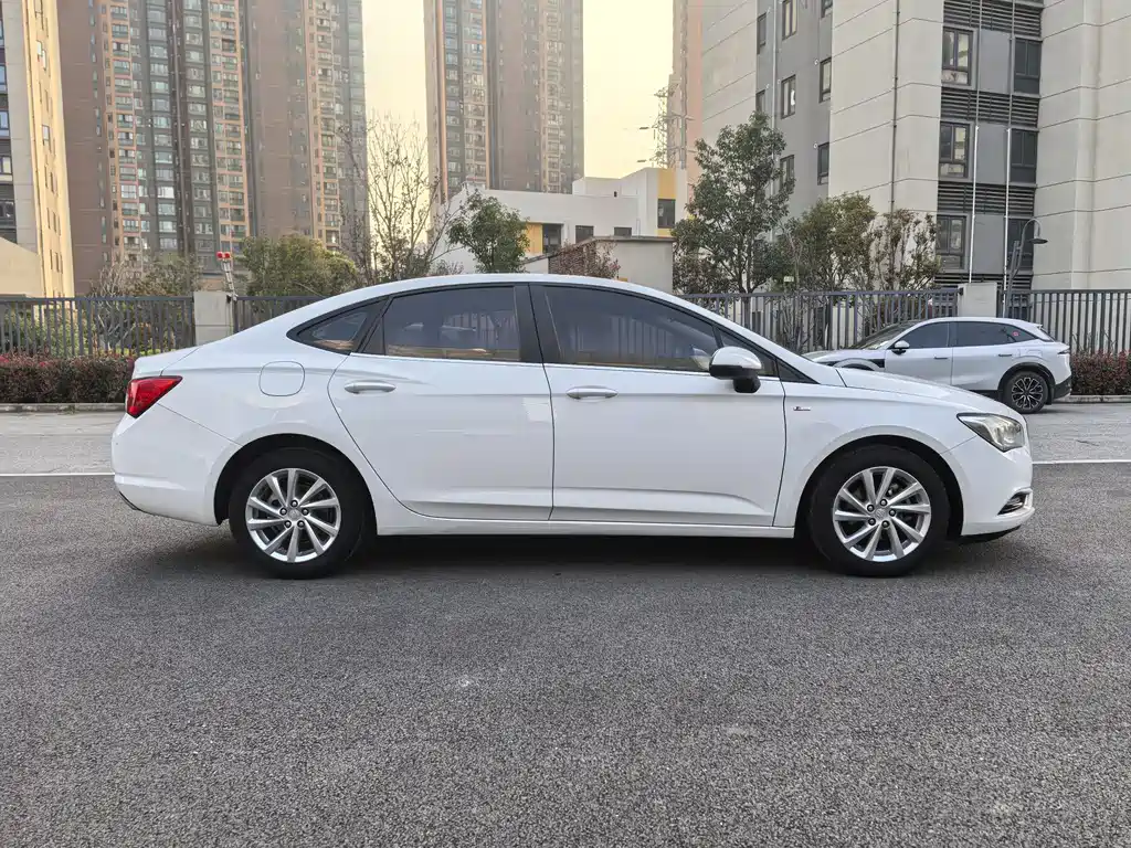 Weilan 2015 Sedan 15S Automatic Leading Type купить на сайте DeffCars
