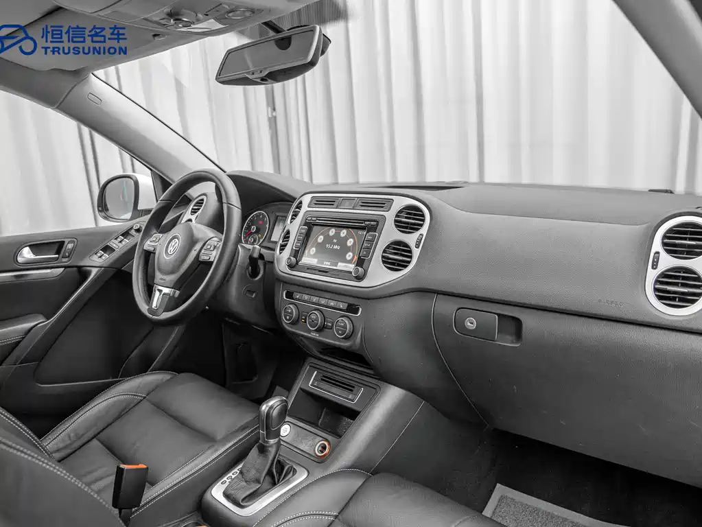 Tiguan 2016 300TSI automatic two-wheel drive luxury version купить на сайте DeffCars