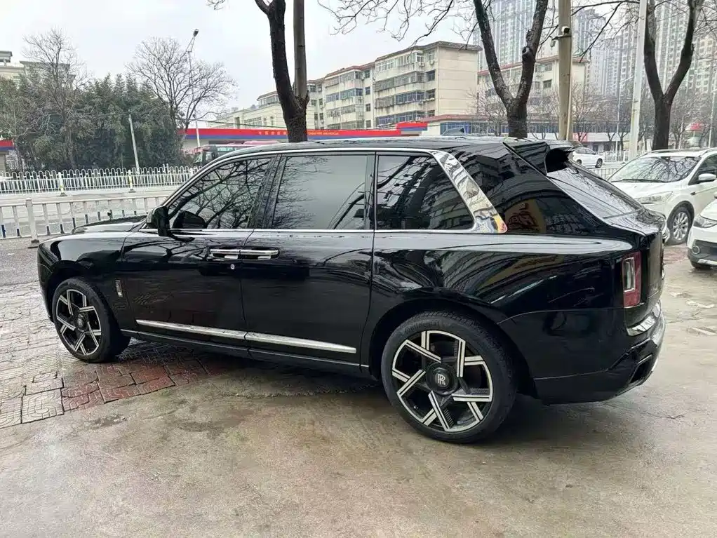 Cullinan 2018 five-seater version купить на сайте DeffCars