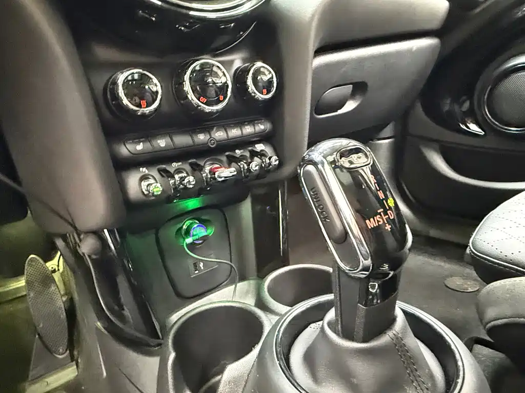 MINI 2021 1.5T COOPER Artist Five-Door Edition купить на сайте DeffCars