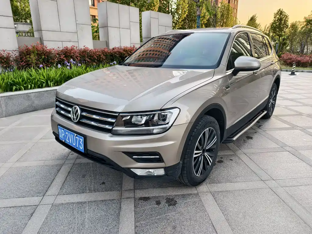 Tiguan L 2019 330TSI automatic two-wheel drive panoramic comfort version National VI купить на сайте DeffCars