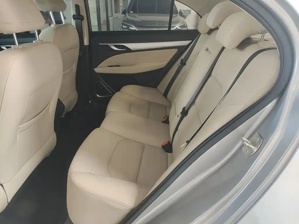 Emgrand 2018 1.5L manual luxury model купить на сайте DeffCars
