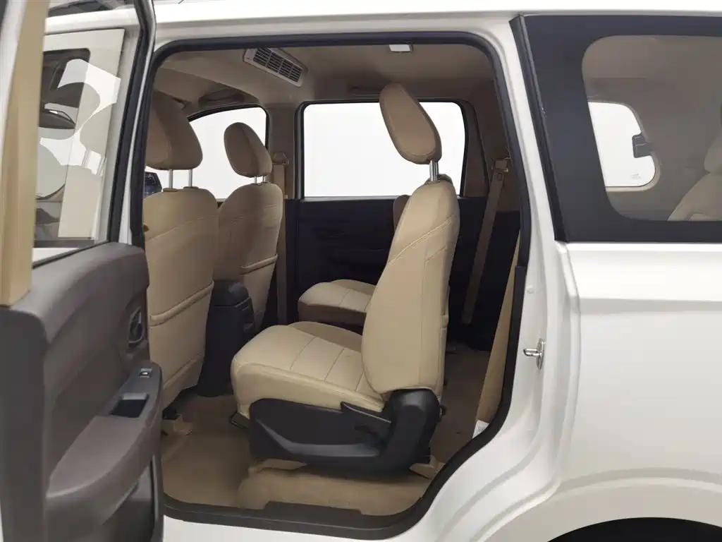 Wuling Hongguang 2021 facelift 1.5L S standard electric power assist LAR купить на сайте DeffCars