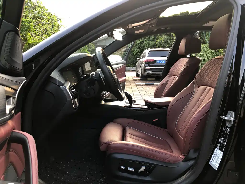 BMW 5 Series 2023 facelift 530Li exclusive M sports package купить на сайте DeffCars
