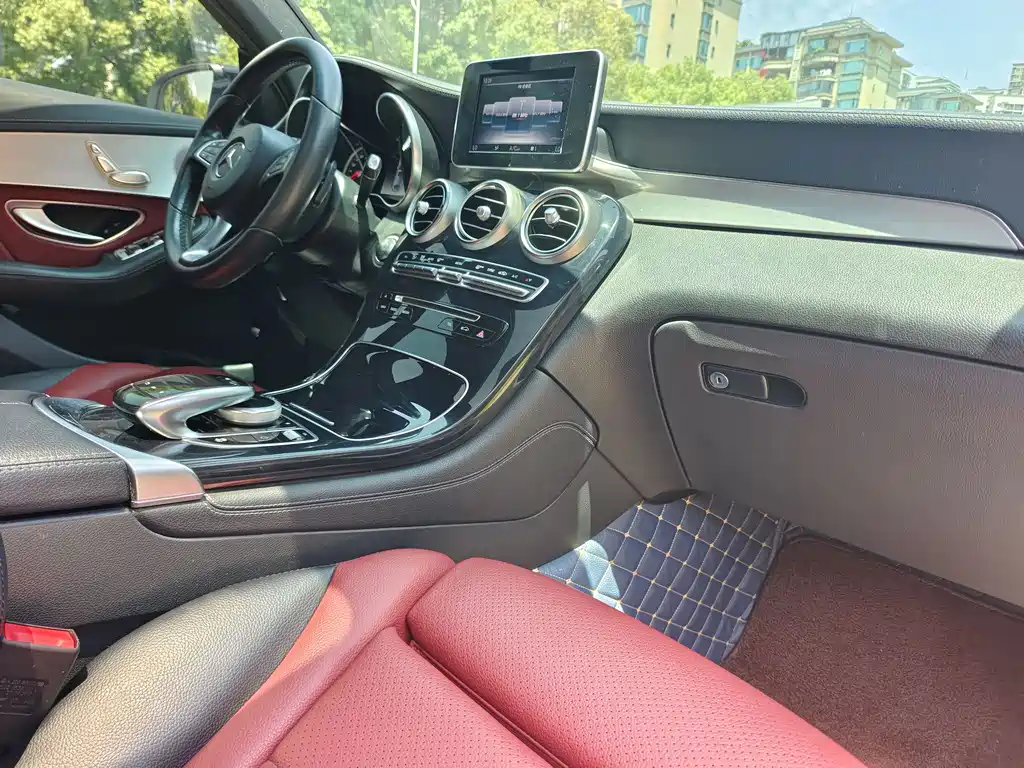 Mercedes-Benz GLC Coupe 2018 GLC 200 4MATIC Coupe SUV купить на сайте DeffCars