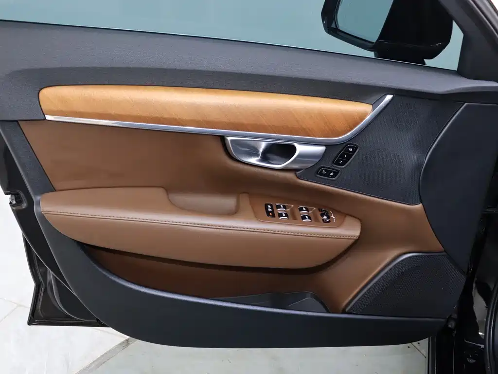 Volvo S90 2024 B5 Zhiyi Luxury Edition купить на сайте DeffCars
