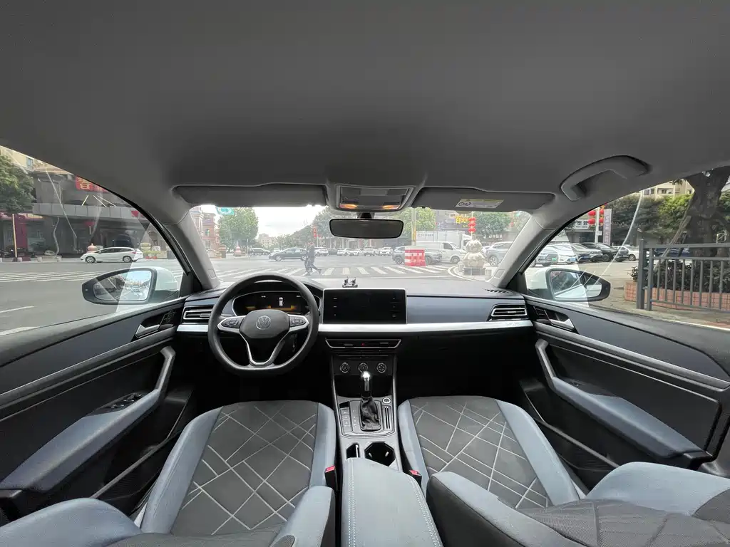 Lavida 2023 facelift 1.5L automatic Deyi version купить на сайте DeffCars