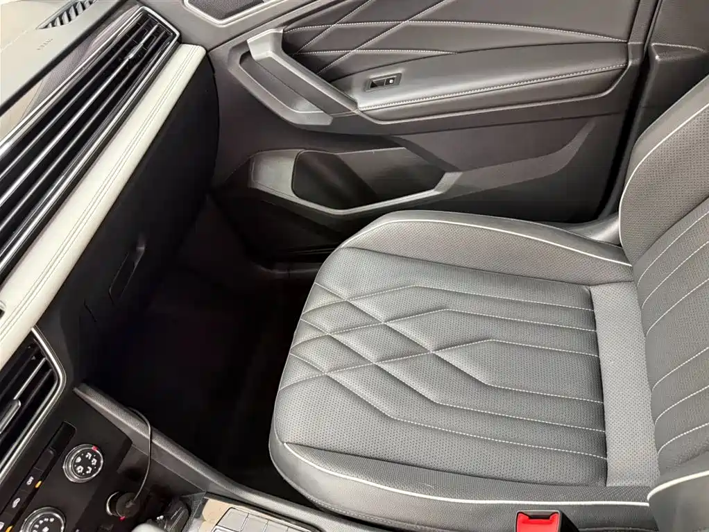 Tiguan L 2023 280TSI automatic two-wheel drive Chaochuang limited edition купить на сайте DeffCars
