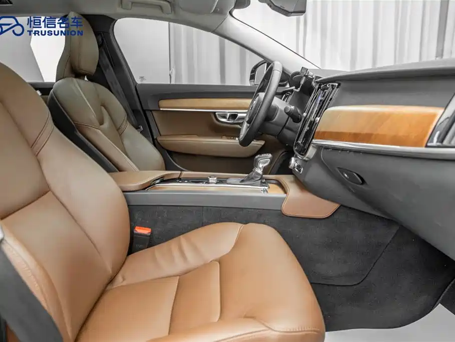 Volvo S90 2019 T5 Smart Edition купить на сайте DeffCars