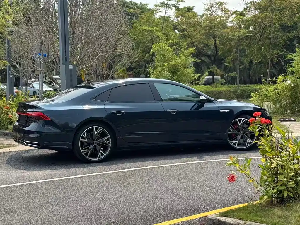 Audi A7L 2022 55 TFSI quattro S-line edition one advance version купить на сайте DeffCars