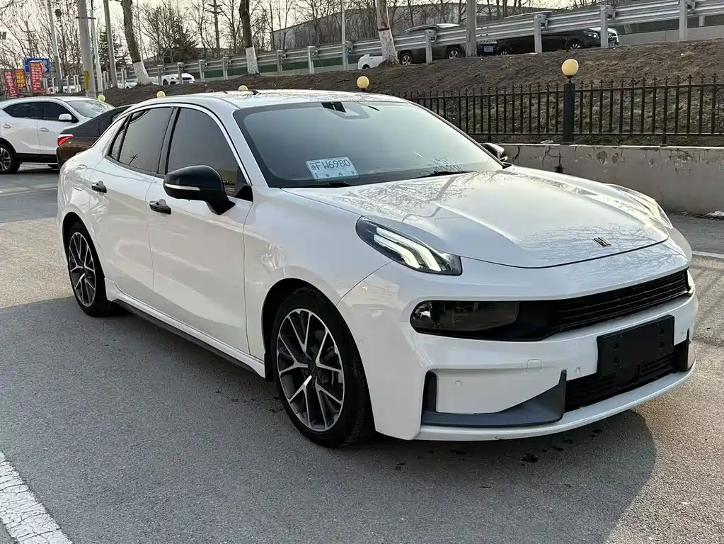 Lynk & Co 03 2022 2.0TD DCT Pro купить на сайте DeffCars