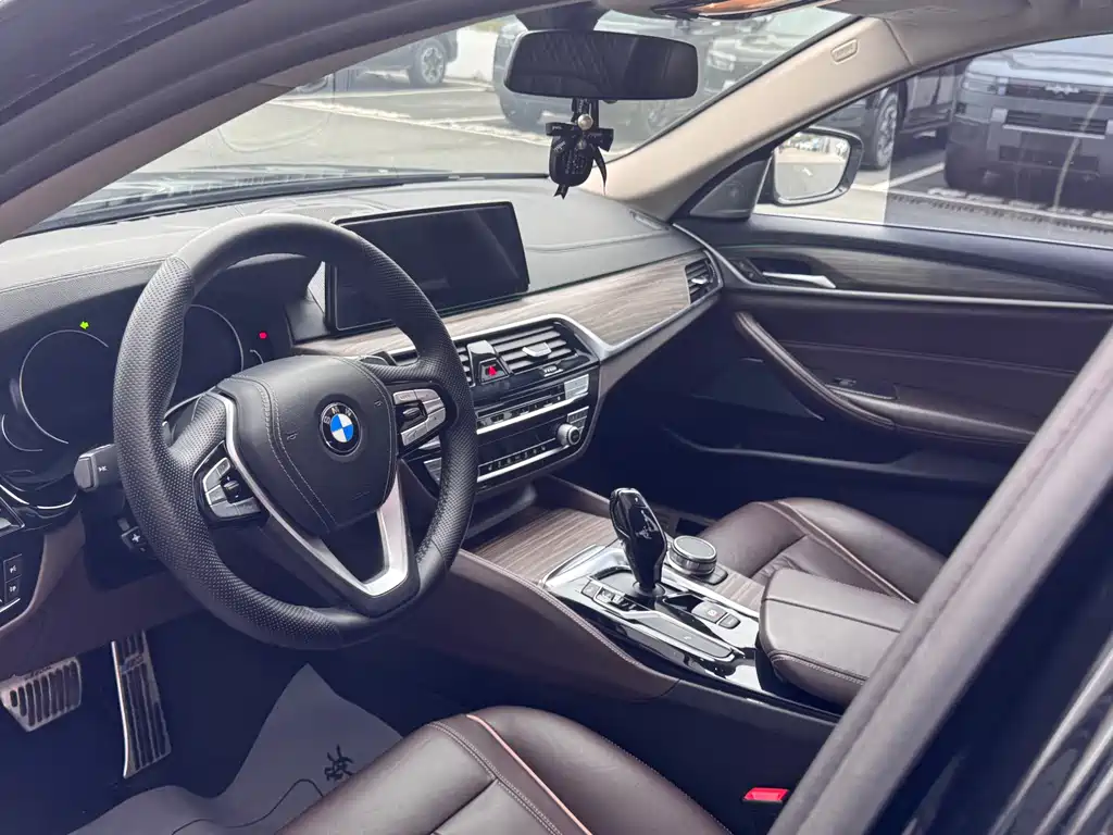 BMW 5 Series 2018 facelift 530Li leading model luxury package купить на сайте DeffCars