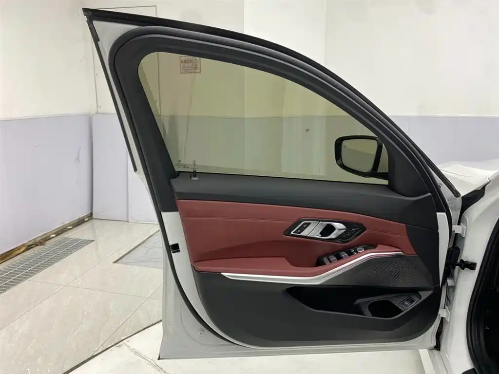 BMW 3 Series 2025 325Li M Sports Package купить на сайте DeffCars
