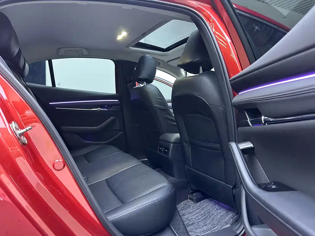 Mazda3 Angkesela 2021 2.0L Automatic Premium Edition купить на сайте DeffCars