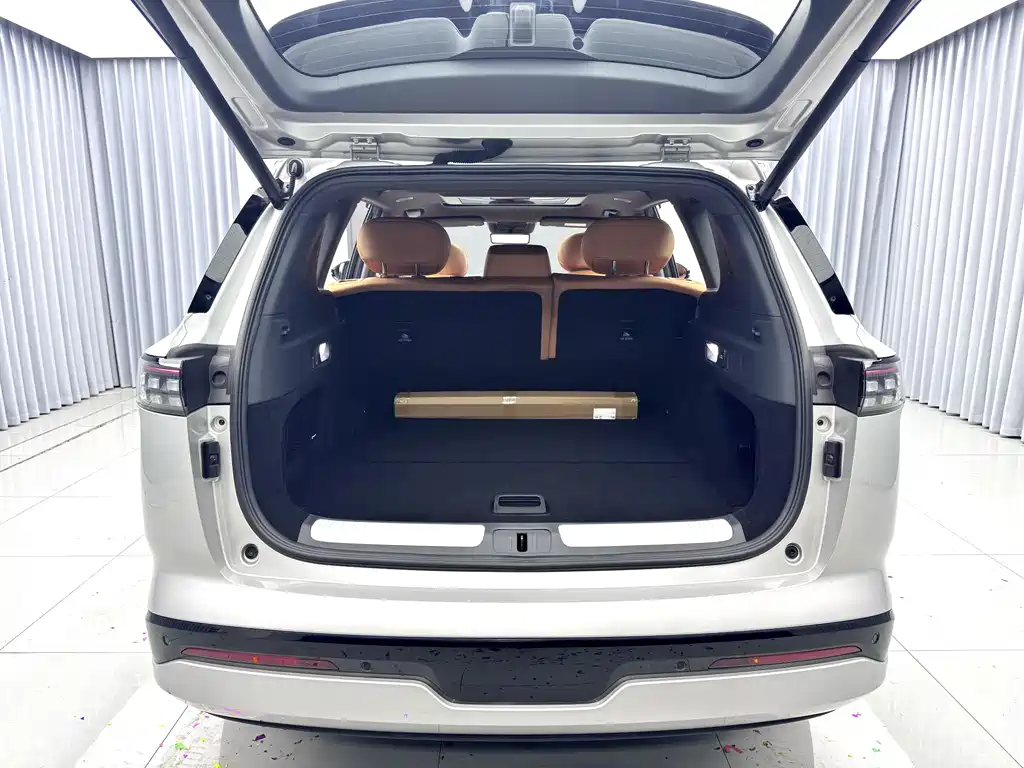 eπ008 2025 model 210Ultra extended range version 5 seats купить на сайте DeffCars