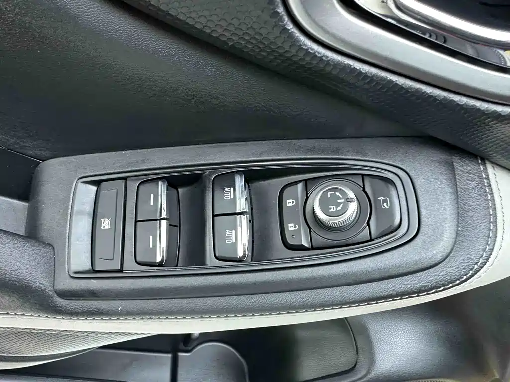 Forester 2022 2.0i AWD Deluxe Edition EyeSight купить на сайте DeffCars