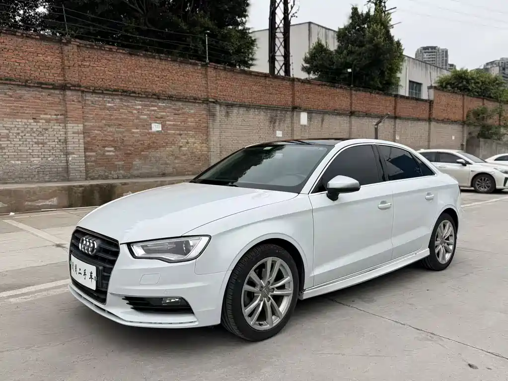 Audi A3 2016 Limousine 35 TFSI LinkedIn type купить на сайте DeffCars