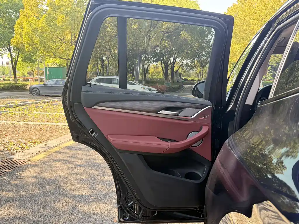BMW X3 2023 xDrive30i Advanced M Night Package купить на сайте DeffCars