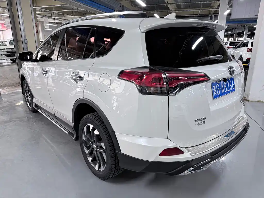 RAV4 Rongfang 2018 2.5L automatic four-wheel drive Elite i version купить на сайте DeffCars